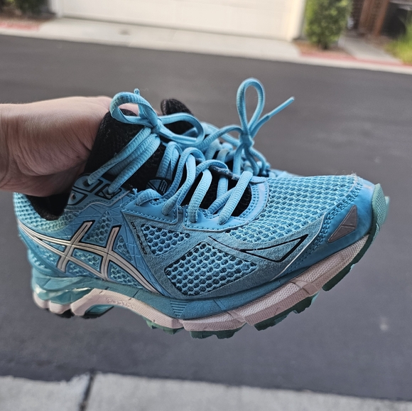 Asics GT 2000 shoes - Picture 2 of 7